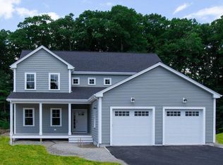 8 Norway Farms Dr, Norfolk, MA 02056