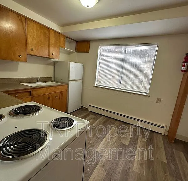 2018 6th Ave #2 — Photo 3