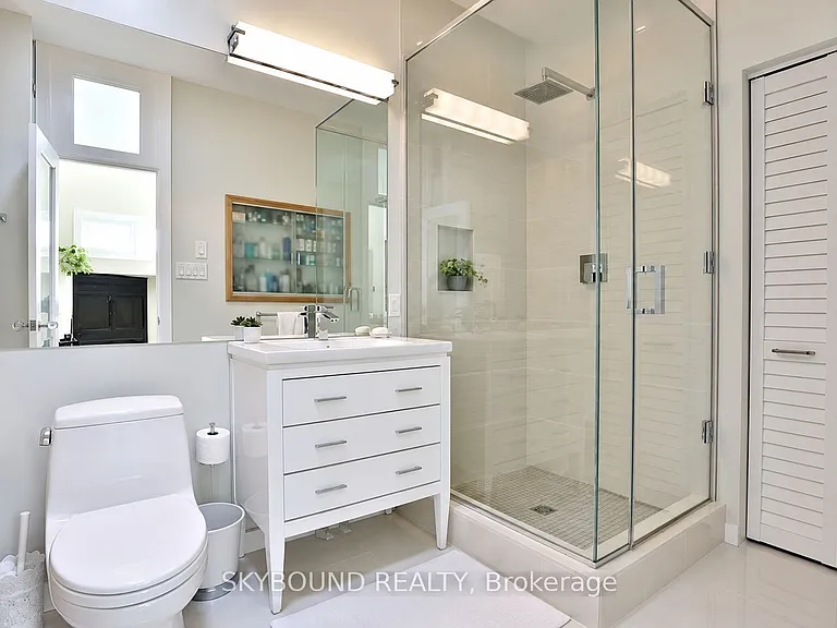 110 Hepbourne St #206 — Photo 17