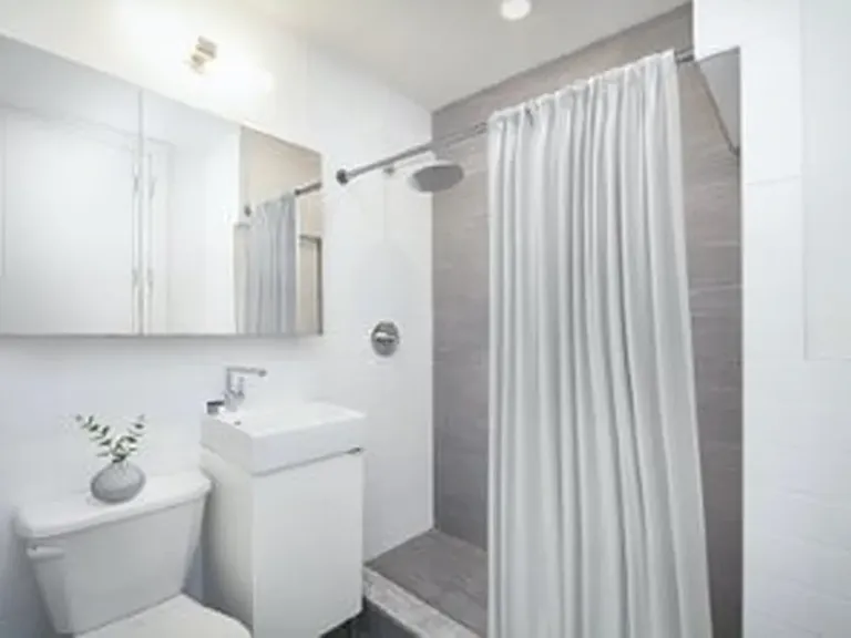 207 E 33rd St #4C — Photo 5
