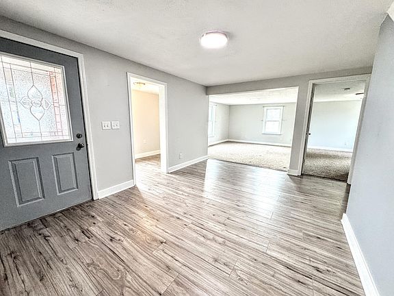 2nd image of 919 Bjornson St