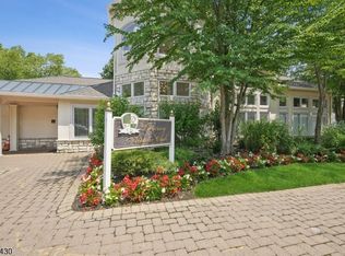 701 Regal Blvd, Livingston, NJ 07039