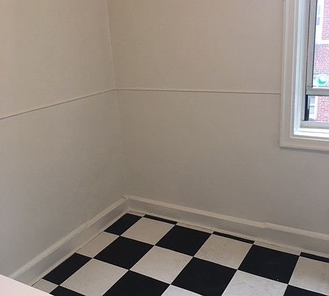 3rd image of 516 Larchmont Acres #6