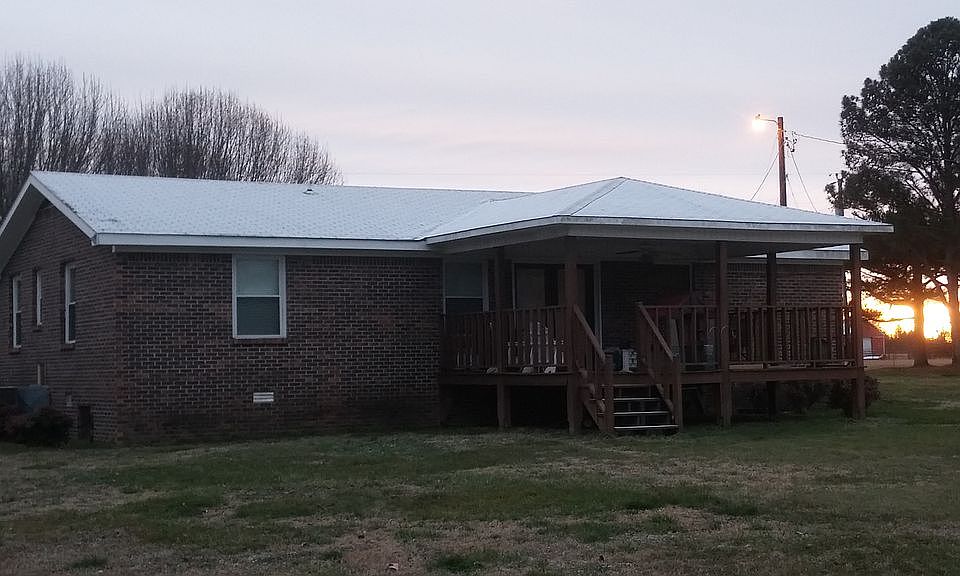 2nd image of 279 Jones Rd