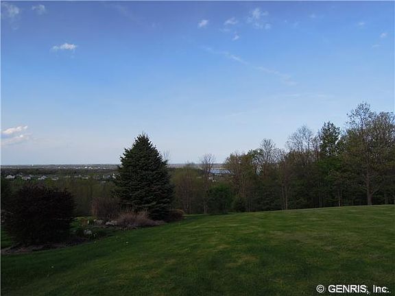 3rd image of 3715 Timberline Dr