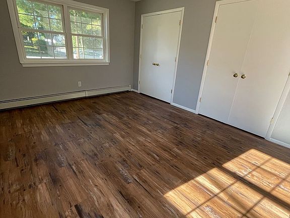 4th image of 35-7 Cedar Ln