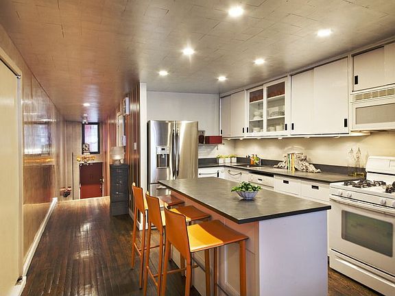 2nd image of 622 Greenwich St APT 1E