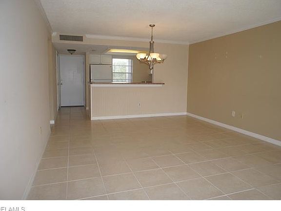 4th image of 6102 Augusta Dr APT 206