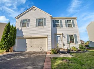 320 Drewsbury Ln, Romeoville, IL 60446