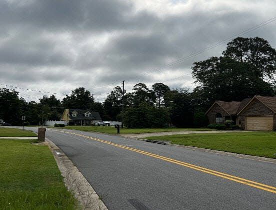 5th image of 630 Windhaven Dr