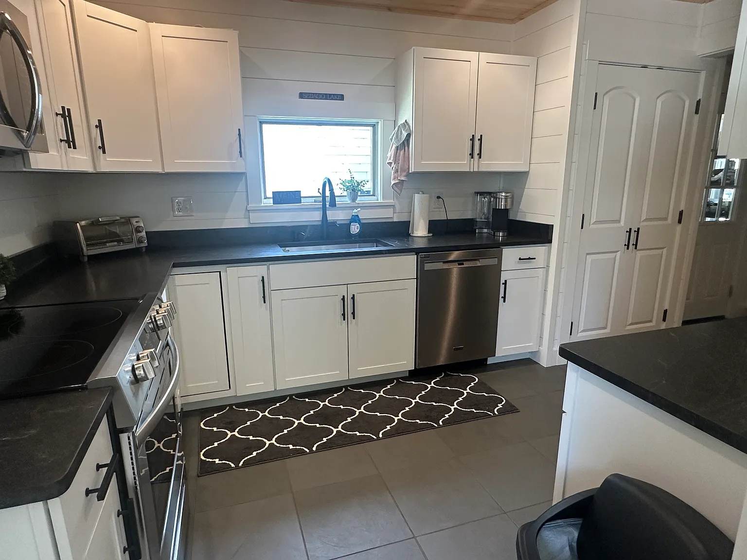 2 bed, 1756 sqft, $2,200 — Photo 3