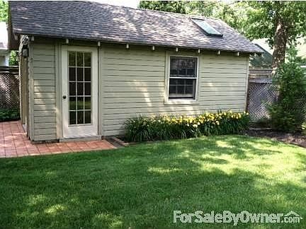 STUDIO/RECREATION ROOM