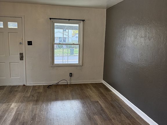 3rd image of 235-237 E Hillcrest Ave