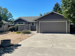 1545 SW 17th St, Redmond, OR 97756