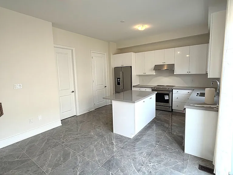 64 Bud Leggett Cres — Photo 7