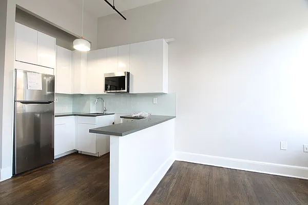 Rented by Compass | media 25