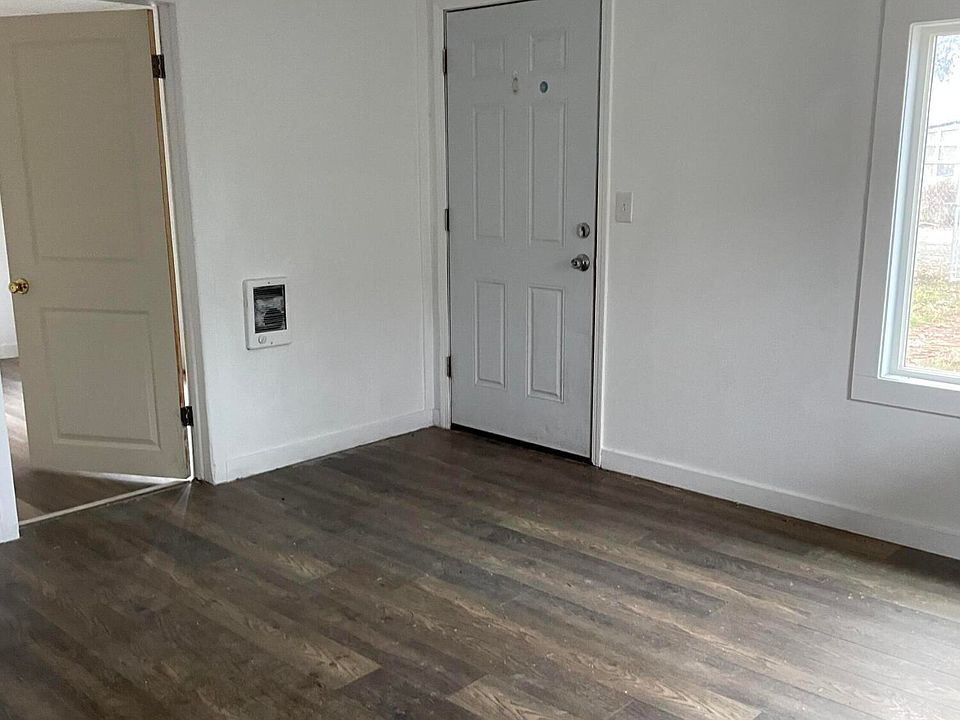 2nd image of 511 Columbia St