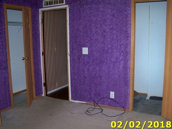 4th image of 104 W Chris St