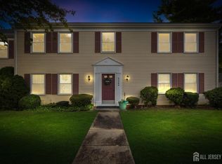 558 N Troy Way, Monroe, NJ 08831