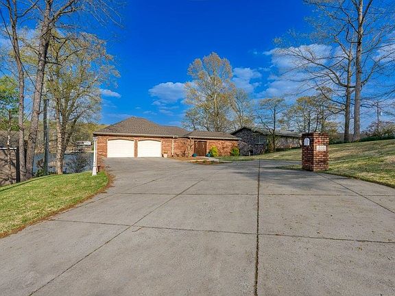 3rd image of 331 Carson Rd
