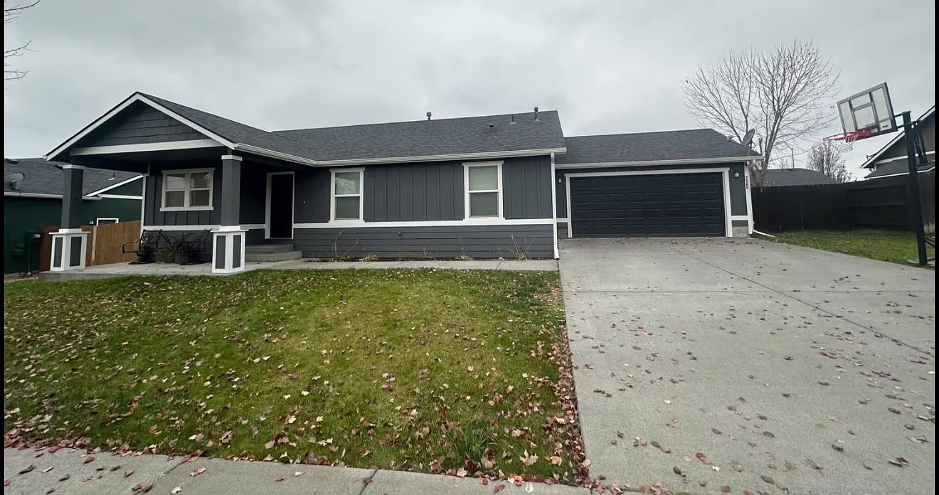 3 bed, 1244 sqft, $2,300 — Photo 1