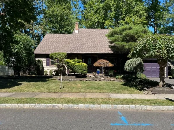 220 W Locust Avenue, Edison, NJ 08820