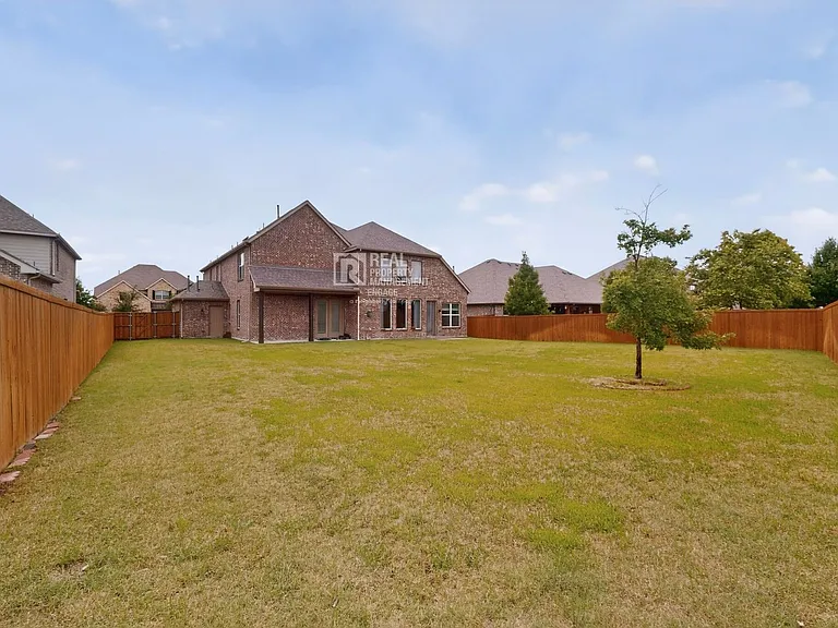 151 Darian Dr — Photo 58