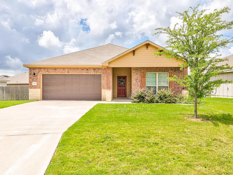 717 Friars Tuck Dr