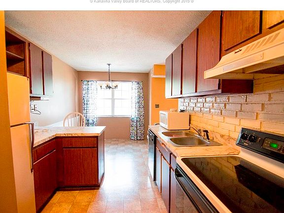 2nd image of 4009 Kanawha Tpke APT 7D