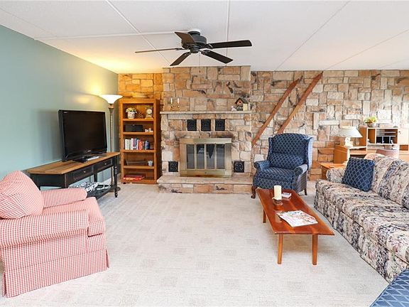5th image of 121 Cliffside Dr