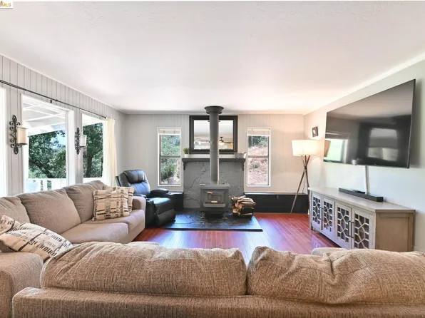 15546 Manzanita Rd, Sutter Creek, CA 95685