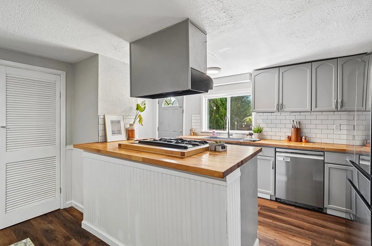 3 bed, 1390 sqft, $3,095 — Photo 4