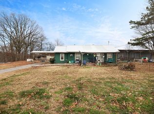 1701 Wixtown Rd, Westmoreland, TN 37186