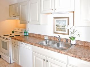 1217 W Washington St APT 5, Springfield, IL 62702