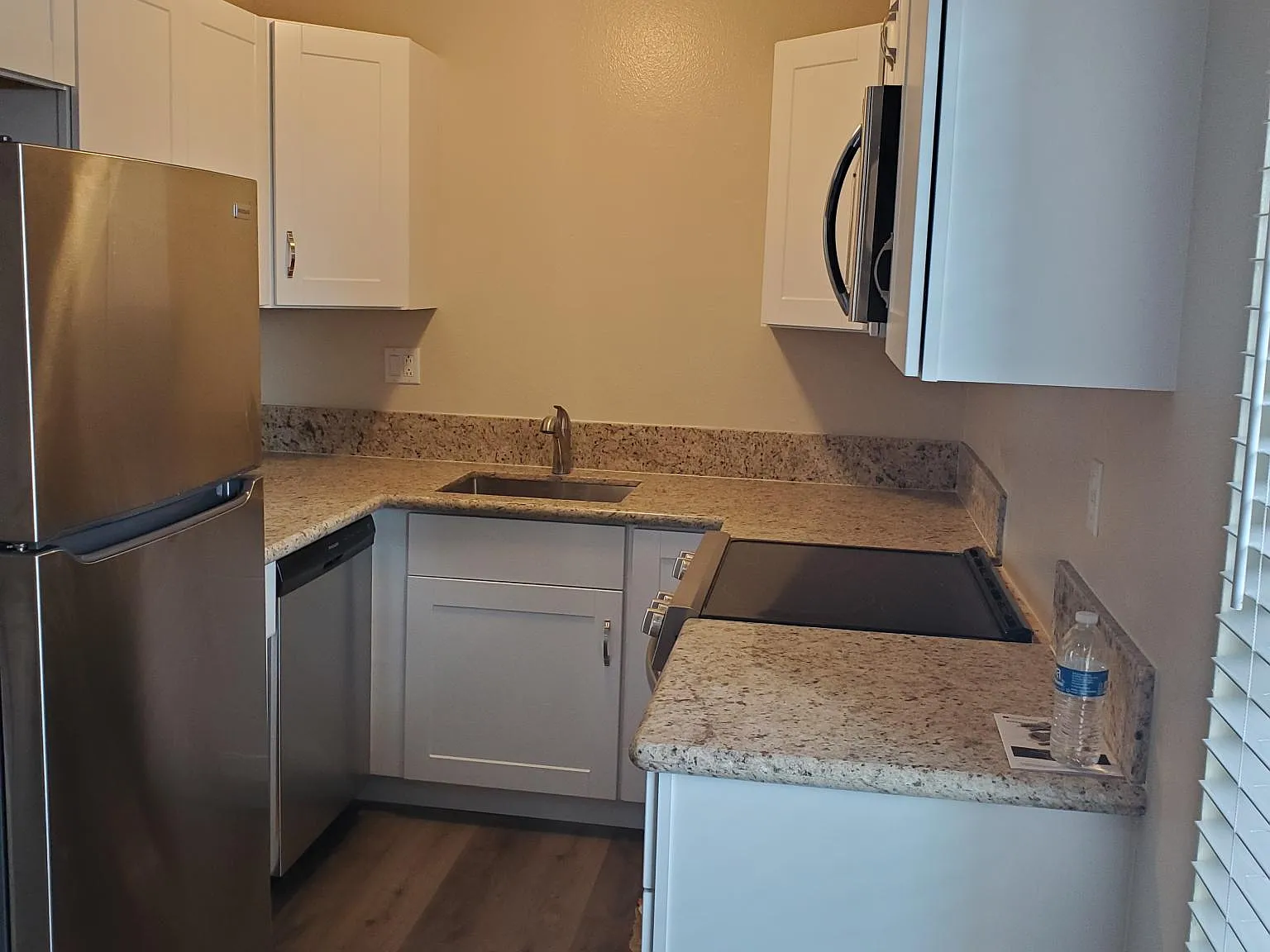 2 bed, 920 sqft, $2,795 — Photo 2