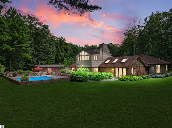 861 N Green Rd, Lake City, MI 49651