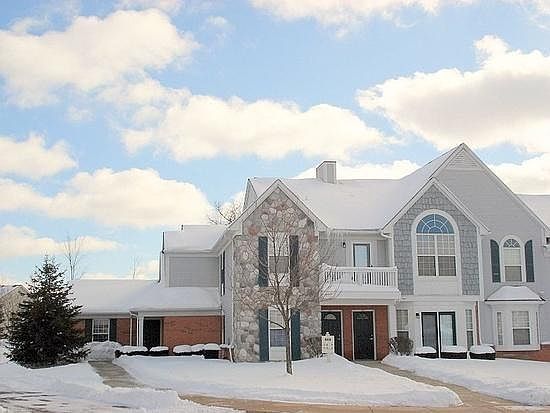 1st image of 220 Maplewood Ct