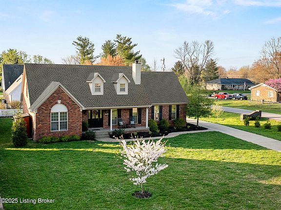 2nd image of 113 Stoneledge Dr