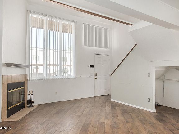 5th image of 4240 N LONGVIEW Avenue #15