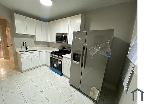 1st image of 7022 S Carpenter St #2
