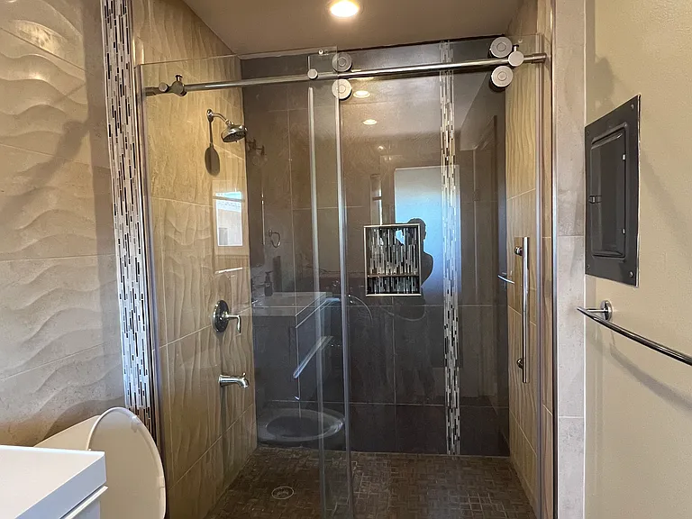 1159 Runnymede Dr — Photo 2