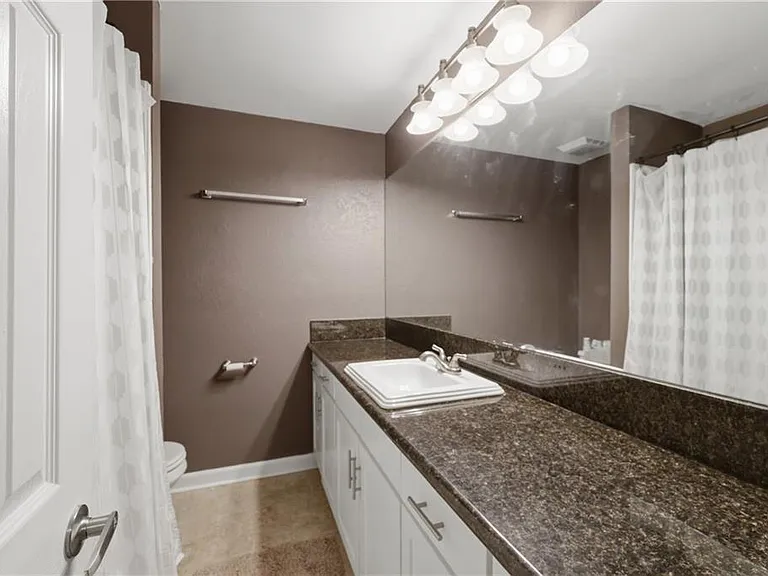 4727 Jarboe St #102 — Photo 10