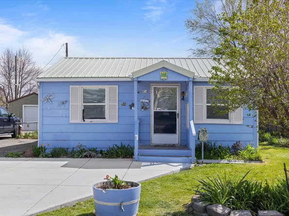 814 9th St, Benton City, WA 99320