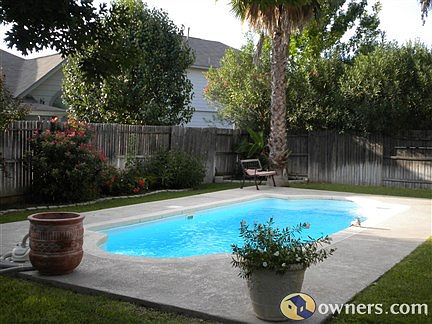 2nd image of 861 Fair Ln