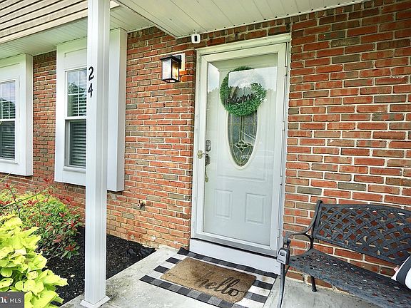 3rd image of 24 Breckenridge Dr