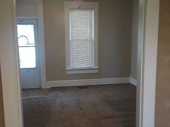 3rd image of 306 Poplar St