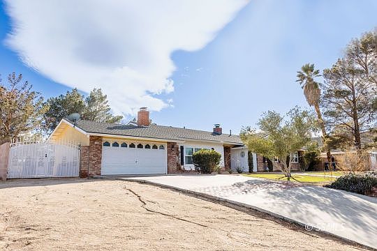 2nd image of 1159 W Las Flores Ave