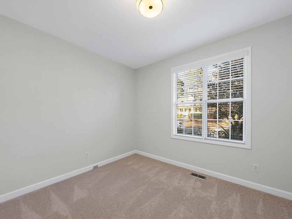 1st image of 121 Clay Ridge Way