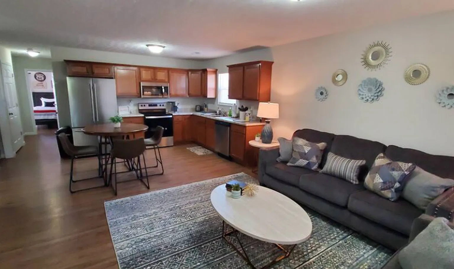 Great new construction fully furnished and stocked home — Photo 4