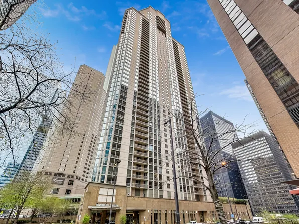 222 N Columbus Dr APT 711, Chicago, IL 60601